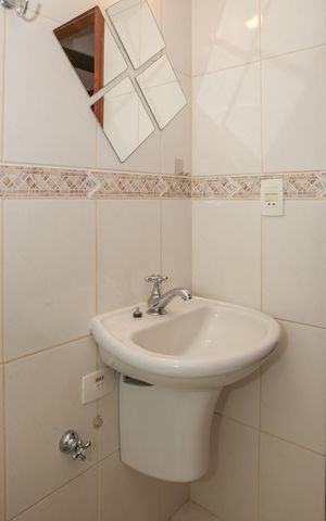 Apartamento à venda com 96m², 3 quartos e 2 vagas Apartamento à venda com 96m², 3 quartos e 2 vagasBanheiro Social