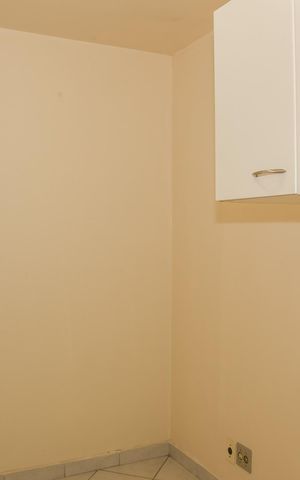 Apartamento à venda com 96m², 3 quartos e 2 vagas Apartamento à venda com 96m², 3 quartos e 2 vagasQuarto de Serviço