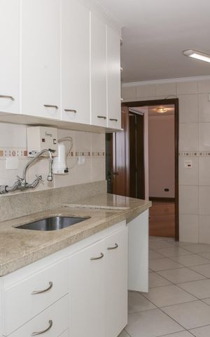 Apartamento à venda com 96m², 3 quartos e 2 vagas Apartamento à venda com 96m², 3 quartos e 2 vagasCozinha