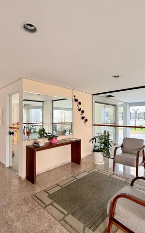 Apartamento à venda com 64m², 2 quartos e 1 vaga Apartamento à venda com 64m², 2 quartos e 1 vagaHall Social Bloco