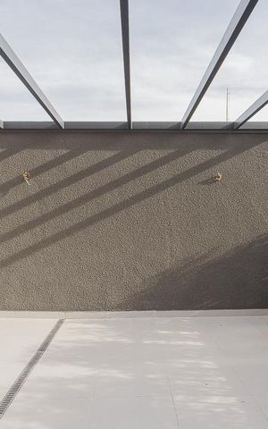 Casa de condomínio à venda com 140m², 2 quartos e 3 vagas Casa de condomínio à venda com 140m², 2 quartos e 3 vagasTerraço