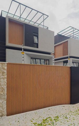 Casa de condomínio à venda com 140m², 2 quartos e 3 vagas Casa de condomínio à venda com 140m², 2 quartos e 3 vagasFachada