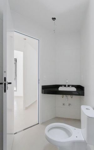 Casa de condomínio à venda com 140m², 2 quartos e 3 vagas Casa de condomínio à venda com 140m², 2 quartos e 3 vagasBanheiro