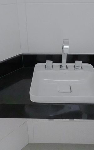 Casa de condomínio à venda com 140m², 2 quartos e 3 vagas Casa de condomínio à venda com 140m², 2 quartos e 3 vagasBanheiro