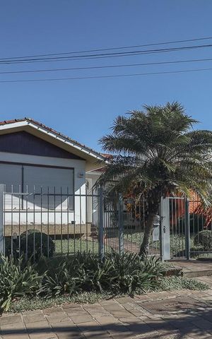 Casa para alugar com 232m², 3 quartos e 2 vagasFachada