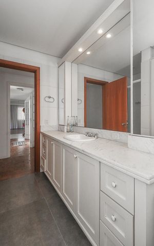 Casa para alugar com 232m², 3 quartos e 2 vagasBanheiro Social