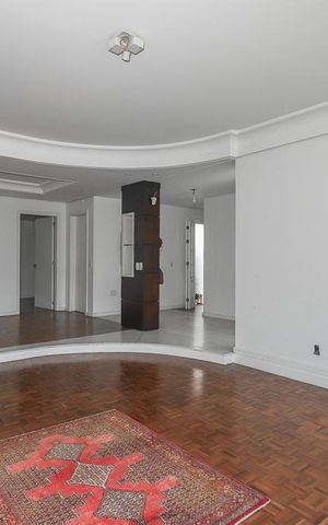 Casa para alugar com 232m², 3 quartos e 2 vagasSala