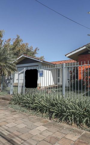Casa para alugar com 232m², 3 quartos e 2 vagasFachada