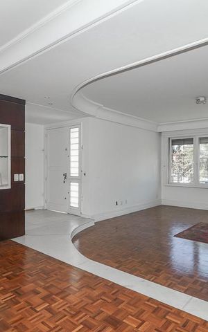 Casa para alugar com 232m², 3 quartos e 2 vagasSala