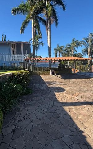 Casa à venda com 400m², 2 quartos e 3 vagas Casa à venda com 400m², 2 quartos e 3 vagasÁrea comum