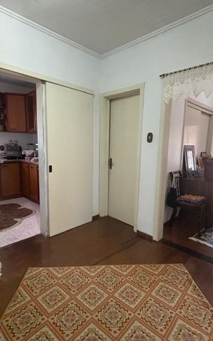 Casa à venda com 400m², 2 quartos e 3 vagas Casa à venda com 400m², 2 quartos e 3 vagasCorredor