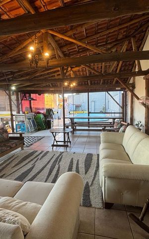 Casa à venda com 400m², 2 quartos e 3 vagas Casa à venda com 400m², 2 quartos e 3 vagasÁrea comum