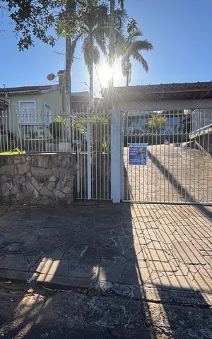 Casa à venda com 400m², 2 quartos e 3 vagas Casa à venda com 400m², 2 quartos e 3 vagasFachada