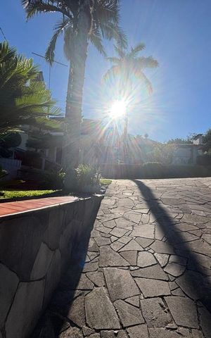 Casa à venda com 400m², 2 quartos e 3 vagas Casa à venda com 400m², 2 quartos e 3 vagasÁrea comum