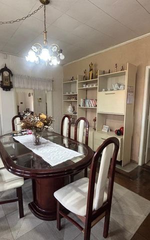 Casa à venda com 400m², 2 quartos e 3 vagas Casa à venda com 400m², 2 quartos e 3 vagasCopa