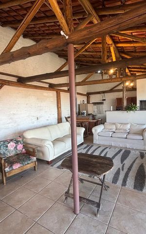 Casa à venda com 400m², 2 quartos e 3 vagas Casa à venda com 400m², 2 quartos e 3 vagasÁrea comum