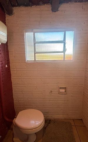Casa à venda com 400m², 2 quartos e 3 vagas Casa à venda com 400m², 2 quartos e 3 vagasÁrea comum