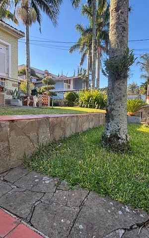 Casa à venda com 400m², 2 quartos e 3 vagas Casa à venda com 400m², 2 quartos e 3 vagasÁrea comum