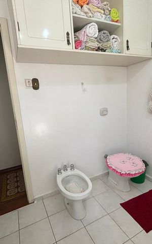 Casa à venda com 400m², 2 quartos e 3 vagas Casa à venda com 400m², 2 quartos e 3 vagasBanheiro da Suíte 2