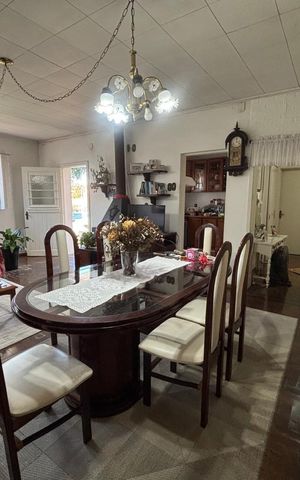 Casa à venda com 400m², 2 quartos e 3 vagas Casa à venda com 400m², 2 quartos e 3 vagasCopa