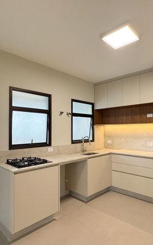 Apartamento à venda com 135m², 4 quartos e 3 vagas Apartamento à venda com 135m², 4 quartos e 3 vagasCozinha