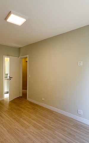 Apartamento à venda com 135m², 4 quartos e 3 vagas Apartamento à venda com 135m², 4 quartos e 3 vagasSuíte