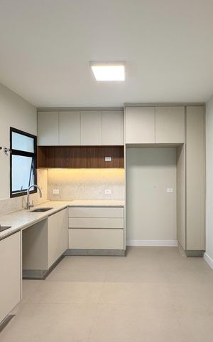 Apartamento à venda com 135m², 4 quartos e 3 vagas Apartamento à venda com 135m², 4 quartos e 3 vagasCozinha