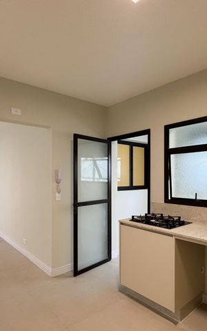 Apartamento à venda com 135m², 4 quartos e 3 vagas Apartamento à venda com 135m², 4 quartos e 3 vagasCozinha