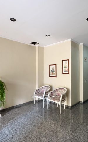 Apartamento à venda com 135m², 4 quartos e 3 vagas Apartamento à venda com 135m², 4 quartos e 3 vagasÁrea comum - Hall