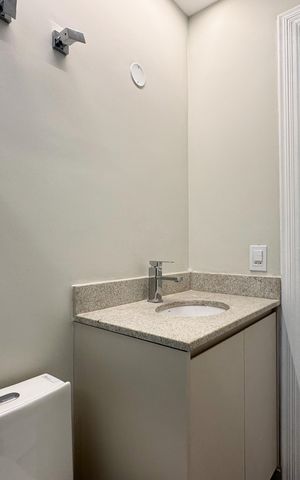 Apartamento à venda com 135m², 4 quartos e 3 vagas Apartamento à venda com 135m², 4 quartos e 3 vagasBanheiro Social