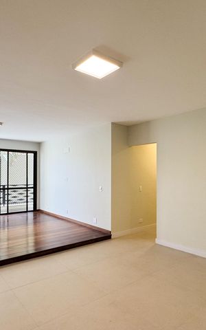 Apartamento à venda com 135m², 4 quartos e 3 vagas Apartamento à venda com 135m², 4 quartos e 3 vagasSala