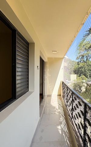 Apartamento à venda com 135m², 4 quartos e 3 vagas Apartamento à venda com 135m², 4 quartos e 3 vagasSacada