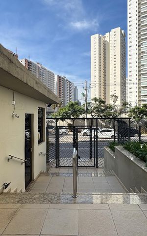 Apartamento à venda com 135m², 4 quartos e 3 vagas Apartamento à venda com 135m², 4 quartos e 3 vagasEntrada
