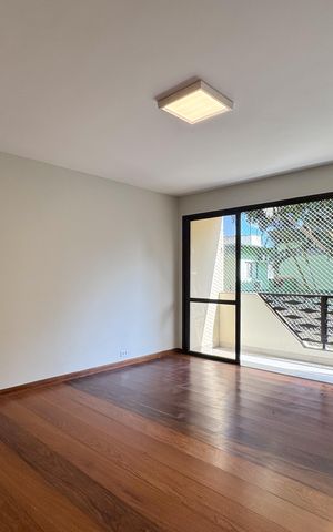 Apartamento à venda com 135m², 4 quartos e 3 vagas Apartamento à venda com 135m², 4 quartos e 3 vagasSala