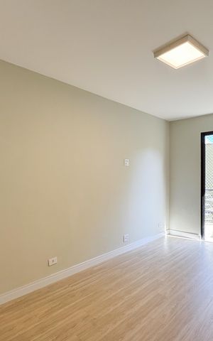 Apartamento à venda com 135m², 4 quartos e 3 vagas Apartamento à venda com 135m², 4 quartos e 3 vagasSuíte