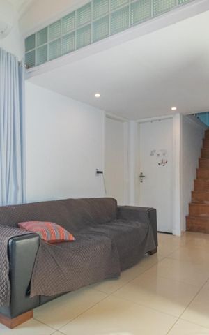 Casa de condomínio à venda com 96m², 3 quartos e 2 vagas Casa de condomínio à venda com 96m², 3 quartos e 2 vagasSala