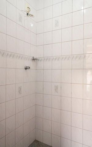 Casa à venda com 140m², 3 quartos e 4 vagas Casa à venda com 140m², 3 quartos e 4 vagasBanheiro de Serviço