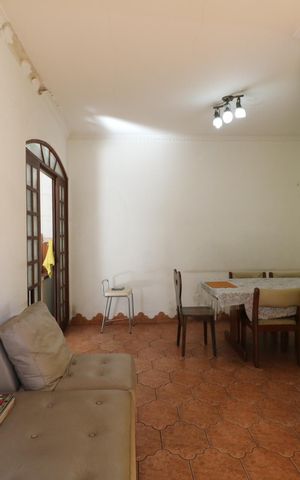 Casa à venda com 140m², 3 quartos e 4 vagas Casa à venda com 140m², 3 quartos e 4 vagasSala