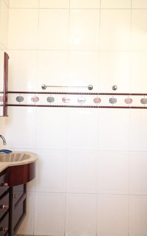 Casa à venda com 140m², 3 quartos e 4 vagas Casa à venda com 140m², 3 quartos e 4 vagasBanheiro da Suíte
