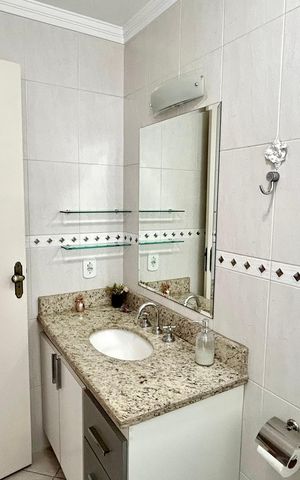Apartamento à venda com 140m², 3 quartos e 3 vagas Apartamento à venda com 140m², 3 quartos e 3 vagasBanheiro 2