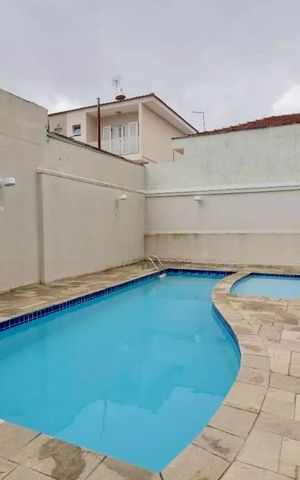 Apartamento à venda com 140m², 3 quartos e 3 vagas Apartamento à venda com 140m², 3 quartos e 3 vagasÁrea comum - Piscina