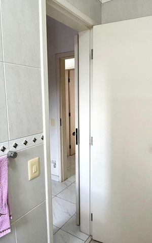 Apartamento à venda com 140m², 3 quartos e 3 vagas Apartamento à venda com 140m², 3 quartos e 3 vagasBanheiro 2