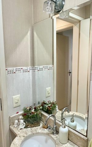 Apartamento à venda com 140m², 3 quartos e 3 vagas Apartamento à venda com 140m², 3 quartos e 3 vagasLavabo