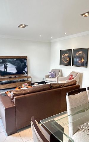 Apartamento à venda com 140m², 3 quartos e 3 vagas Apartamento à venda com 140m², 3 quartos e 3 vagasSala