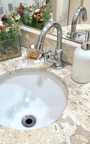 Apartamento à venda com 140m², 3 quartos e 3 vagas Apartamento à venda com 140m², 3 quartos e 3 vagasLavabo