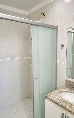 Apartamento à venda com 140m², 3 quartos e 3 vagas Apartamento à venda com 140m², 3 quartos e 3 vagasBanheiro 3