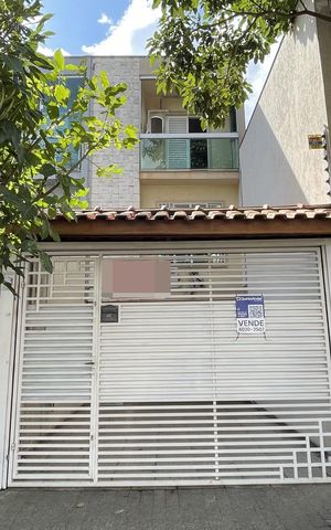 Casa à venda com 103m², 3 quartos e 2 vagasFachada