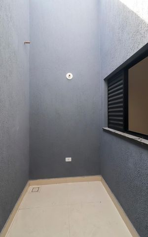 Casa à venda com 116m², 3 quartos e 2 vagasJardim de Inverno