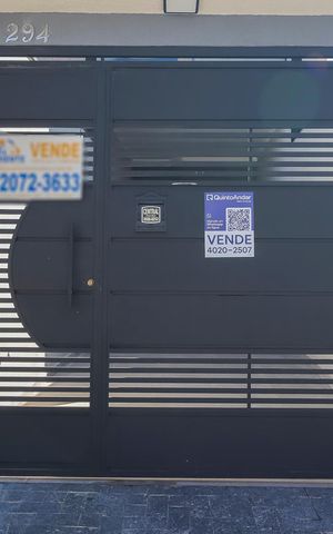 Casa à venda com 116m², 3 quartos e 2 vagasFachada
