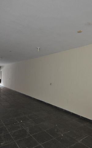 Casa à venda com 327m², 4 quartos e 6 vagasGaragem
